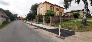 Rekonstrukce chodníku před mateřskou školou úspěšně dokončena